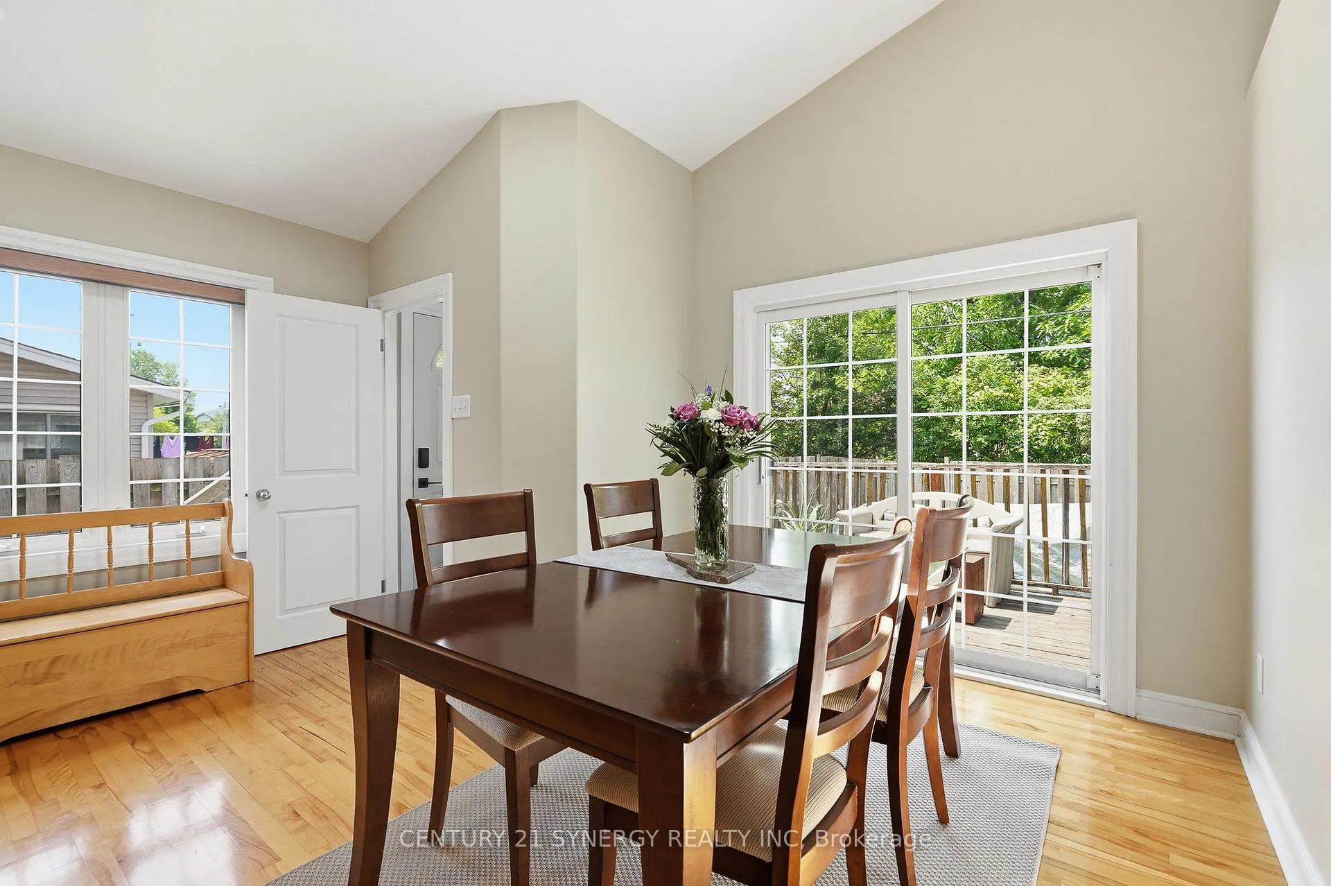 Photo 15 of 1324 Avenue O, Ottawa, Eastway Gardens/Industrial Park — HOMEH