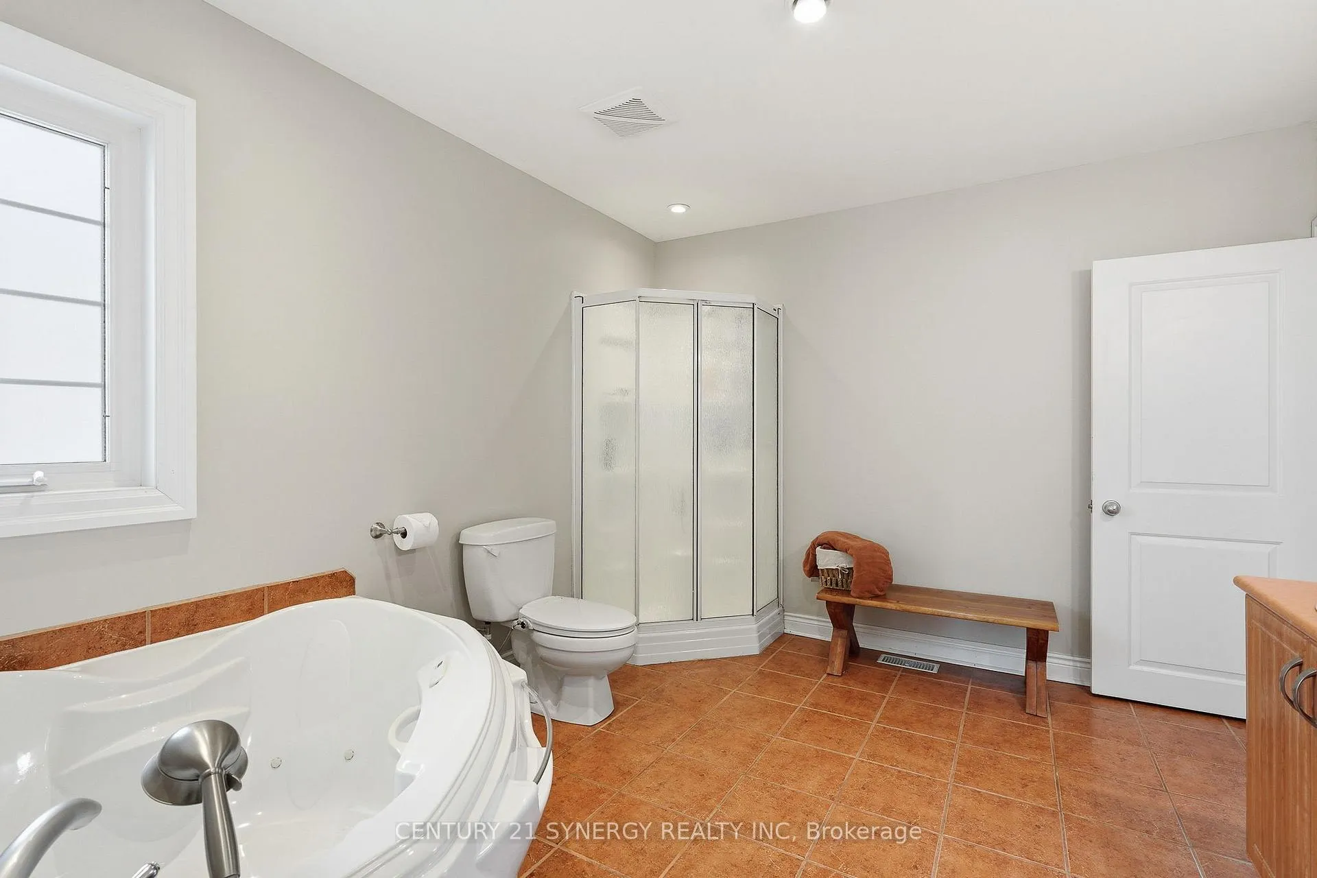Photo 20 of 1324 Avenue O, Ottawa, Eastway Gardens/Industrial Park — HOMEH