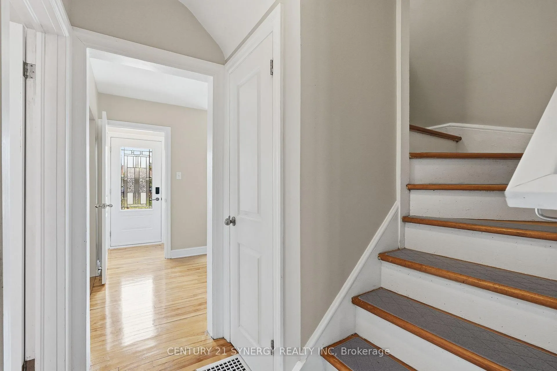 Photo 21 of 1324 Avenue O, Ottawa, Eastway Gardens/Industrial Park — HOMEH