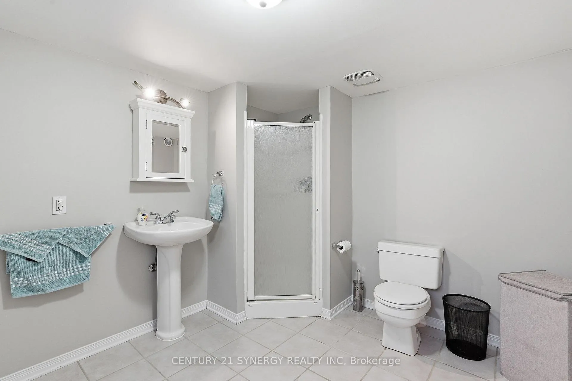 Photo 27 of 1324 Avenue O, Ottawa, Eastway Gardens/Industrial Park — HOMEH