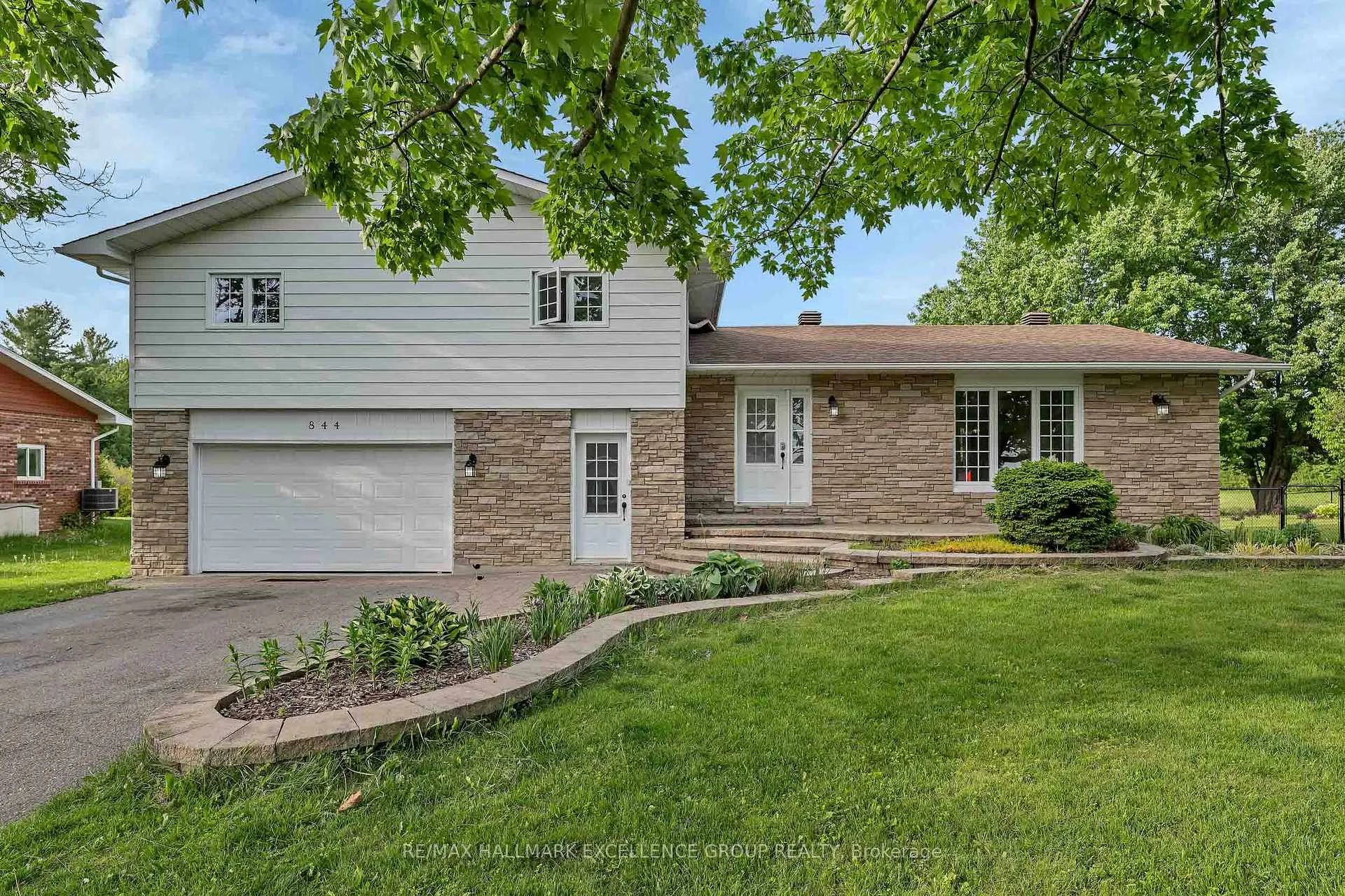 Photo 1 of 844 Principale Street, Casselman — HOMEH