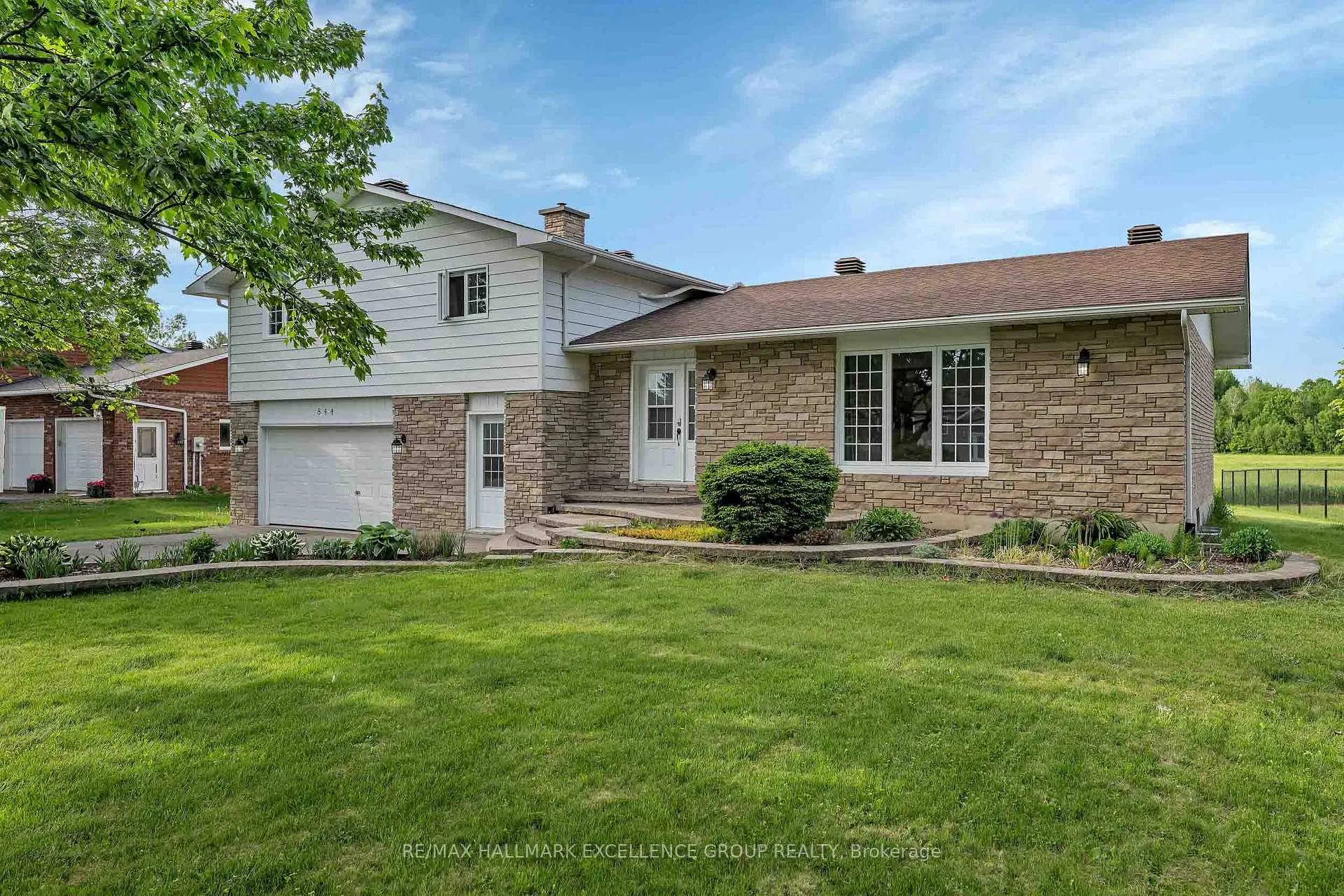 Photo 2 of 844 Principale Street, Casselman — HOMEH