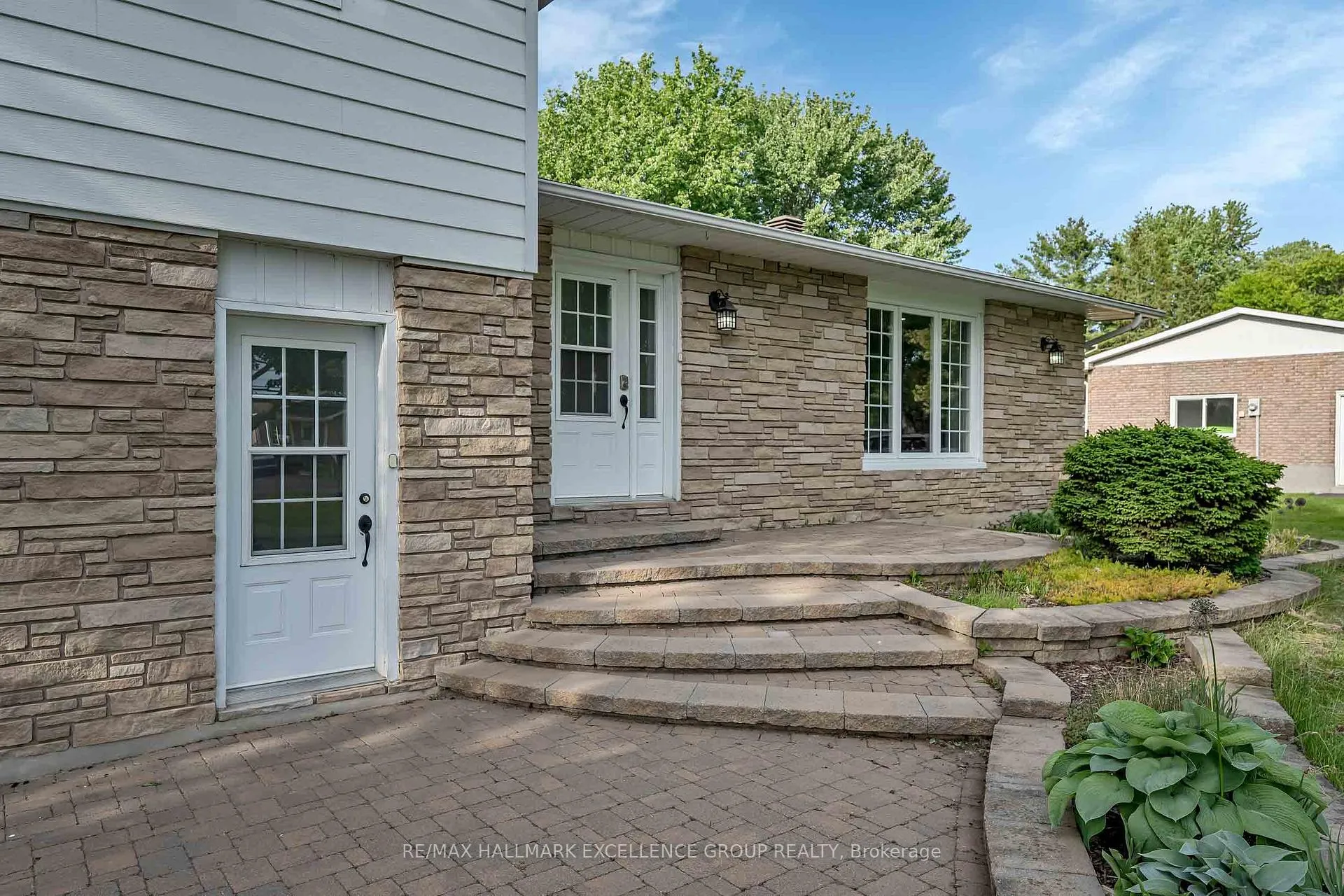 Photo 4 of 844 Principale Street, Casselman — HOMEH
