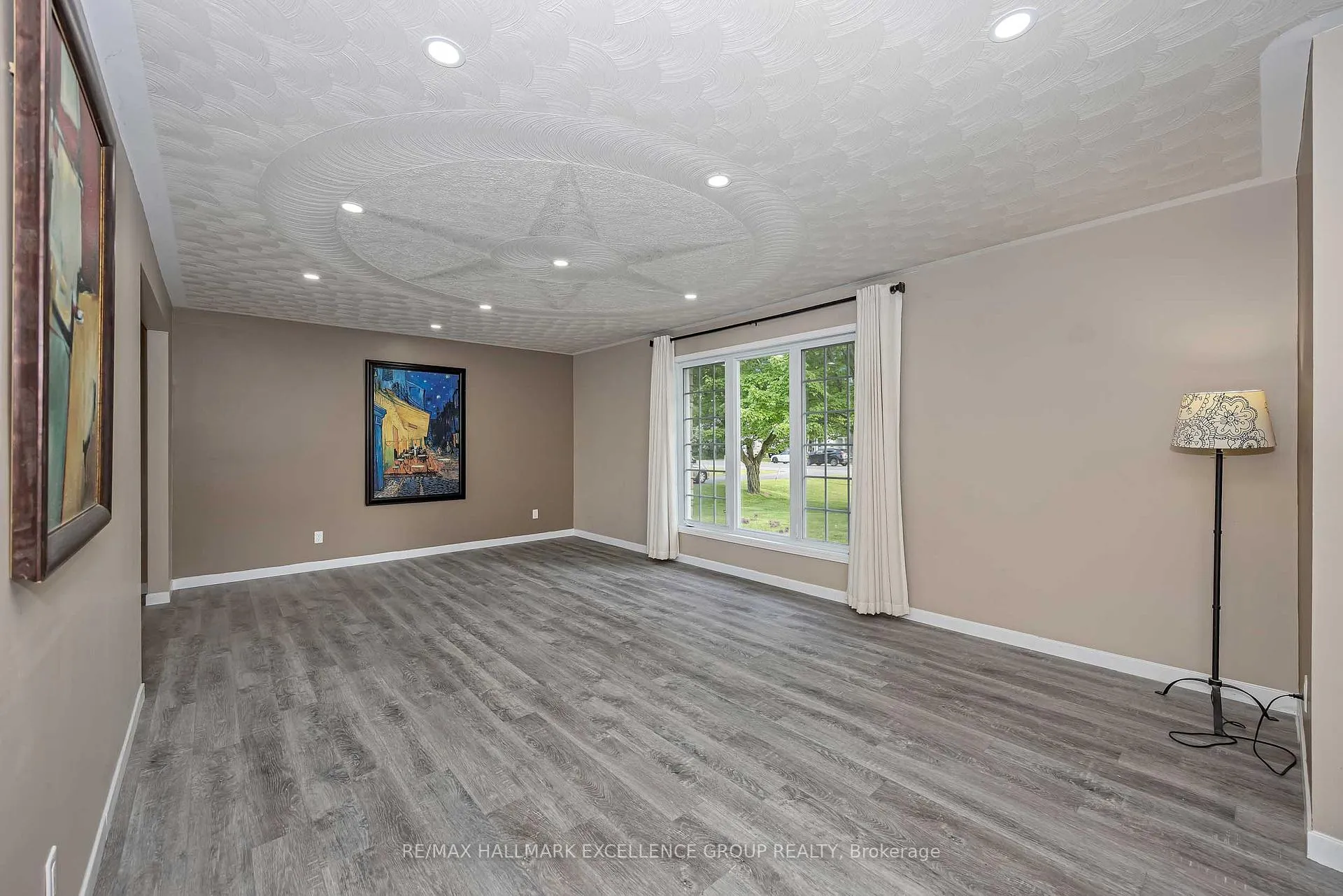 Photo 6 of 844 Principale Street, Casselman — HOMEH