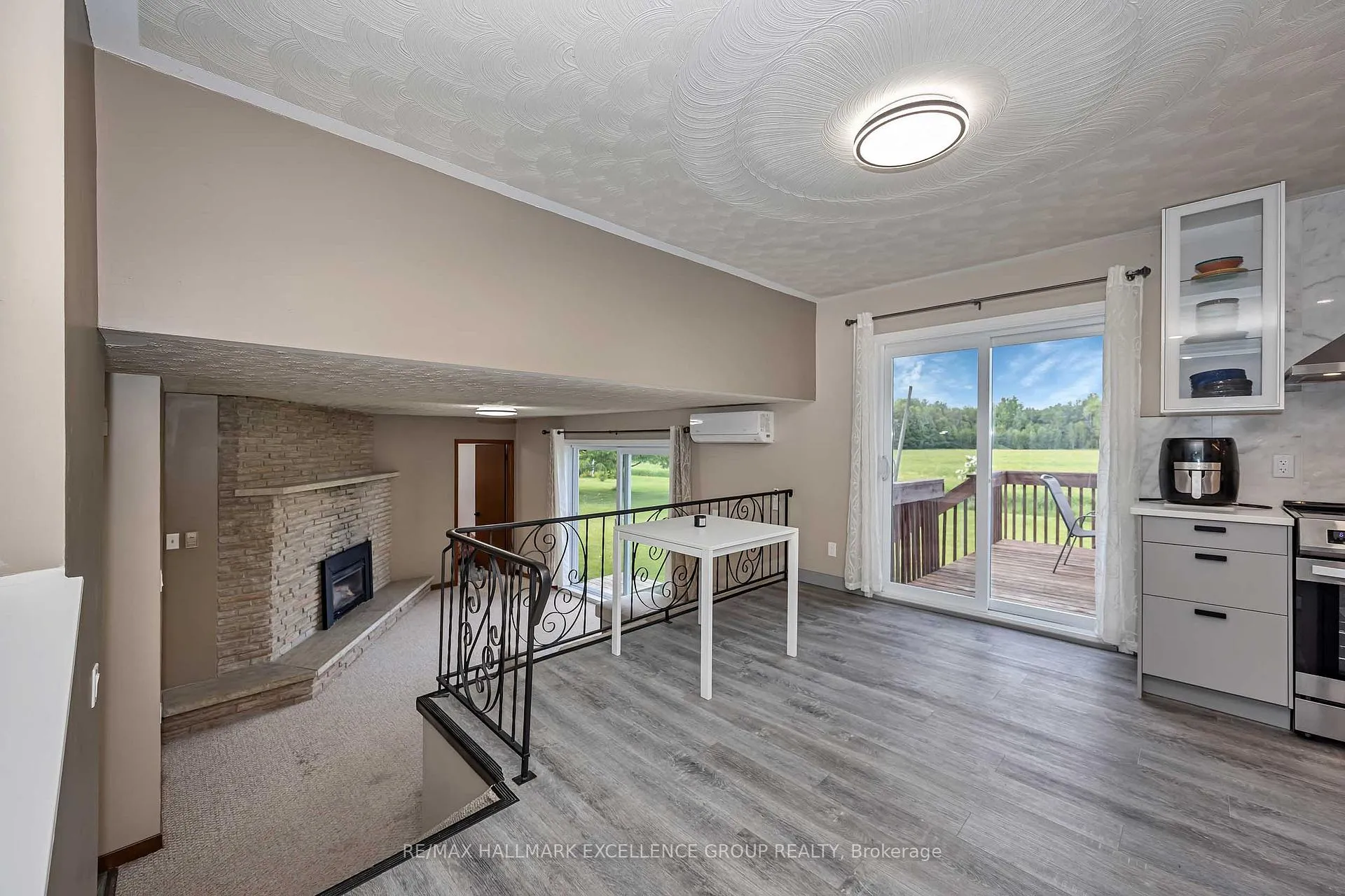Photo 15 of 844 Principale Street, Casselman — HOMEH