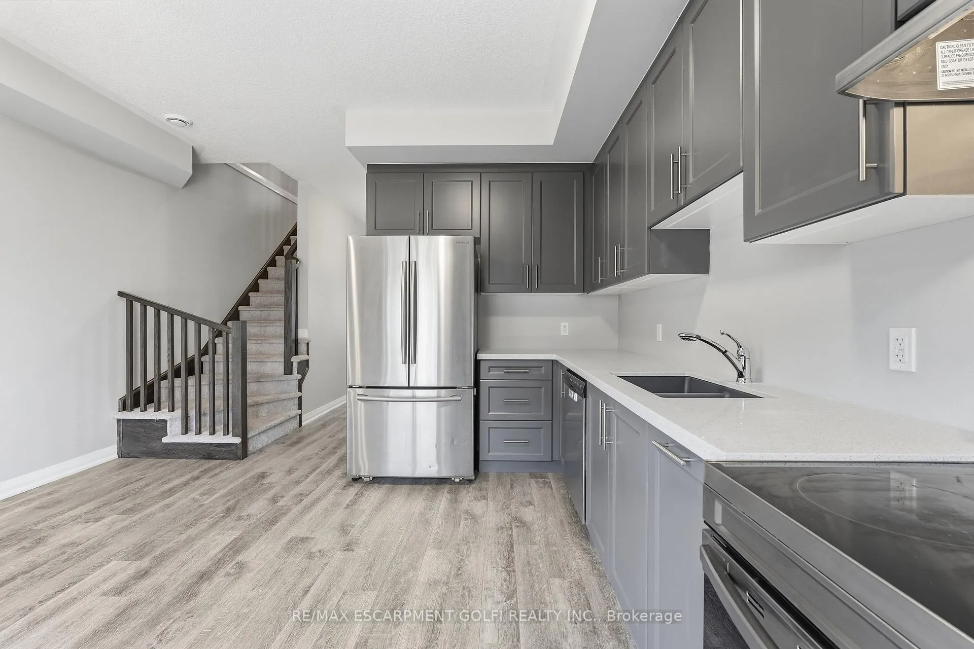 Photo 11 of 28 Aqua Lane, Hamilton, Rural Glanbrook — HOMEH