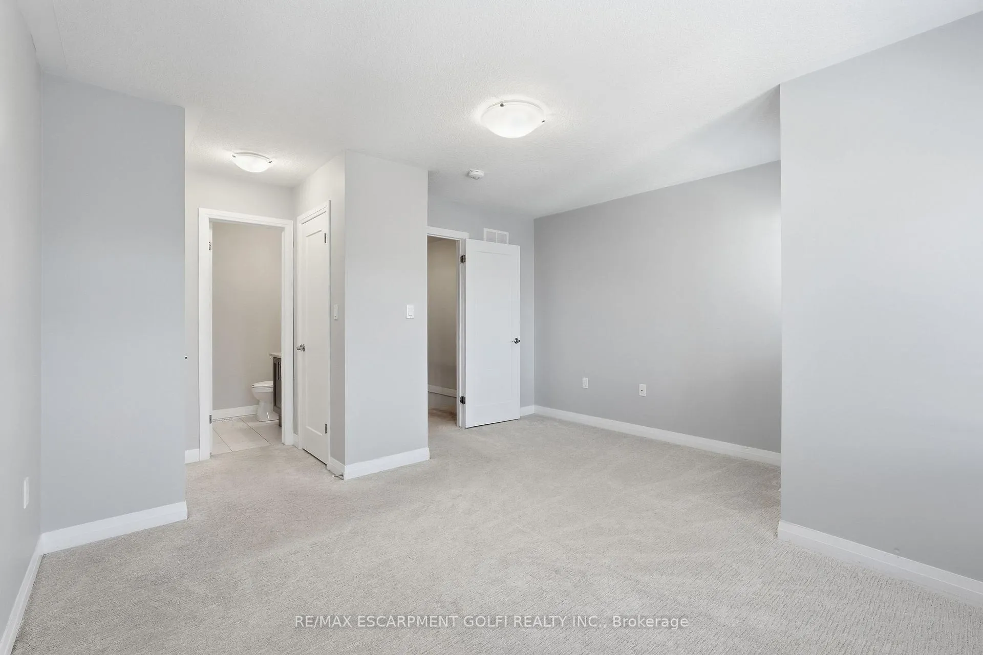 Photo 17 of 28 Aqua Lane, Hamilton, Rural Glanbrook — HOMEH