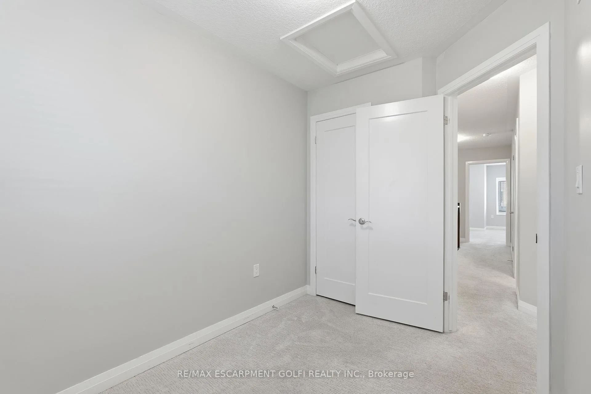 Photo 20 of 28 Aqua Lane, Hamilton, Rural Glanbrook — HOMEH
