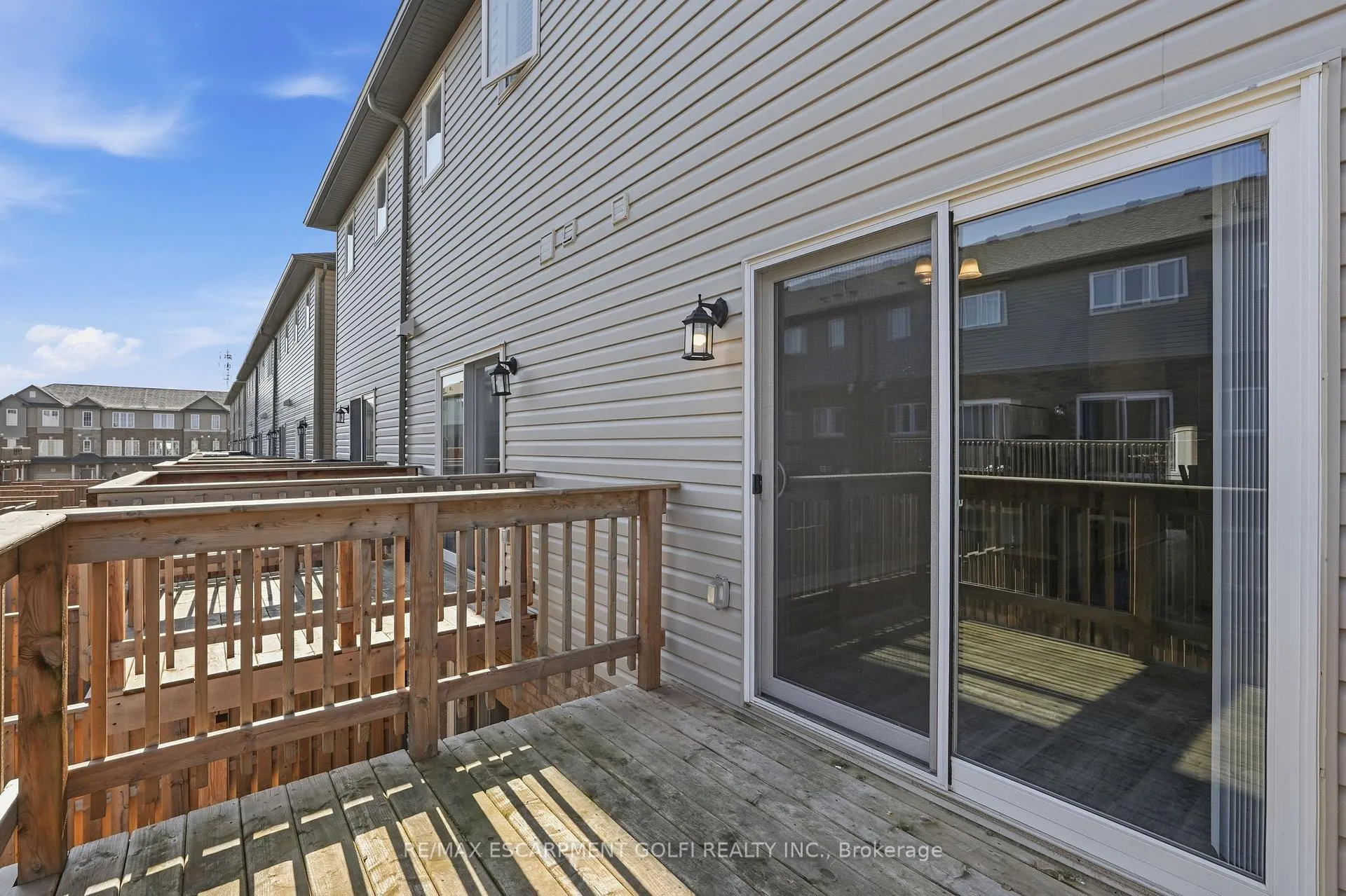 Photo 26 of 28 Aqua Lane, Hamilton, Rural Glanbrook — HOMEH