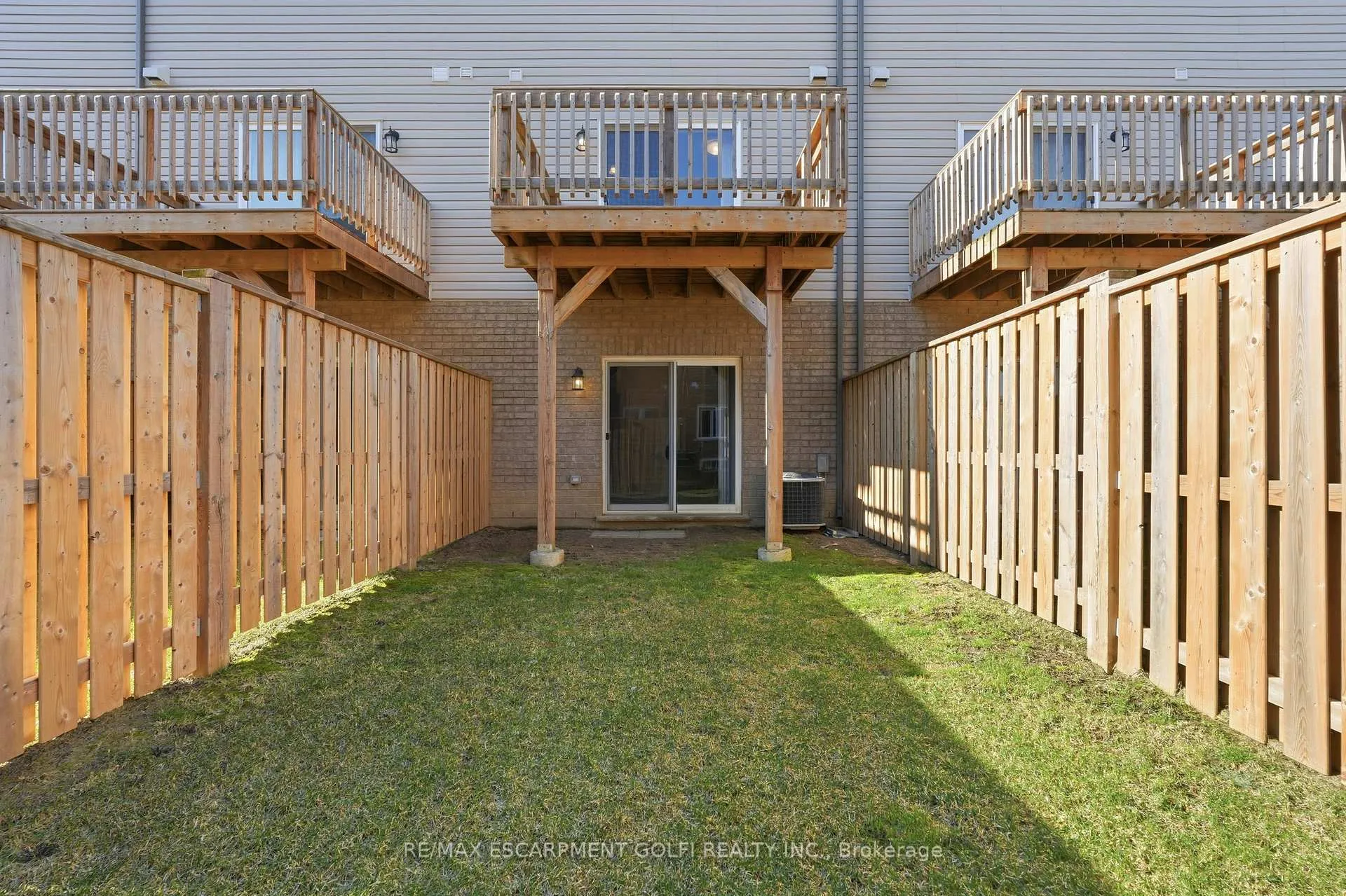 Photo 28 of 28 Aqua Lane, Hamilton, Rural Glanbrook — HOMEH