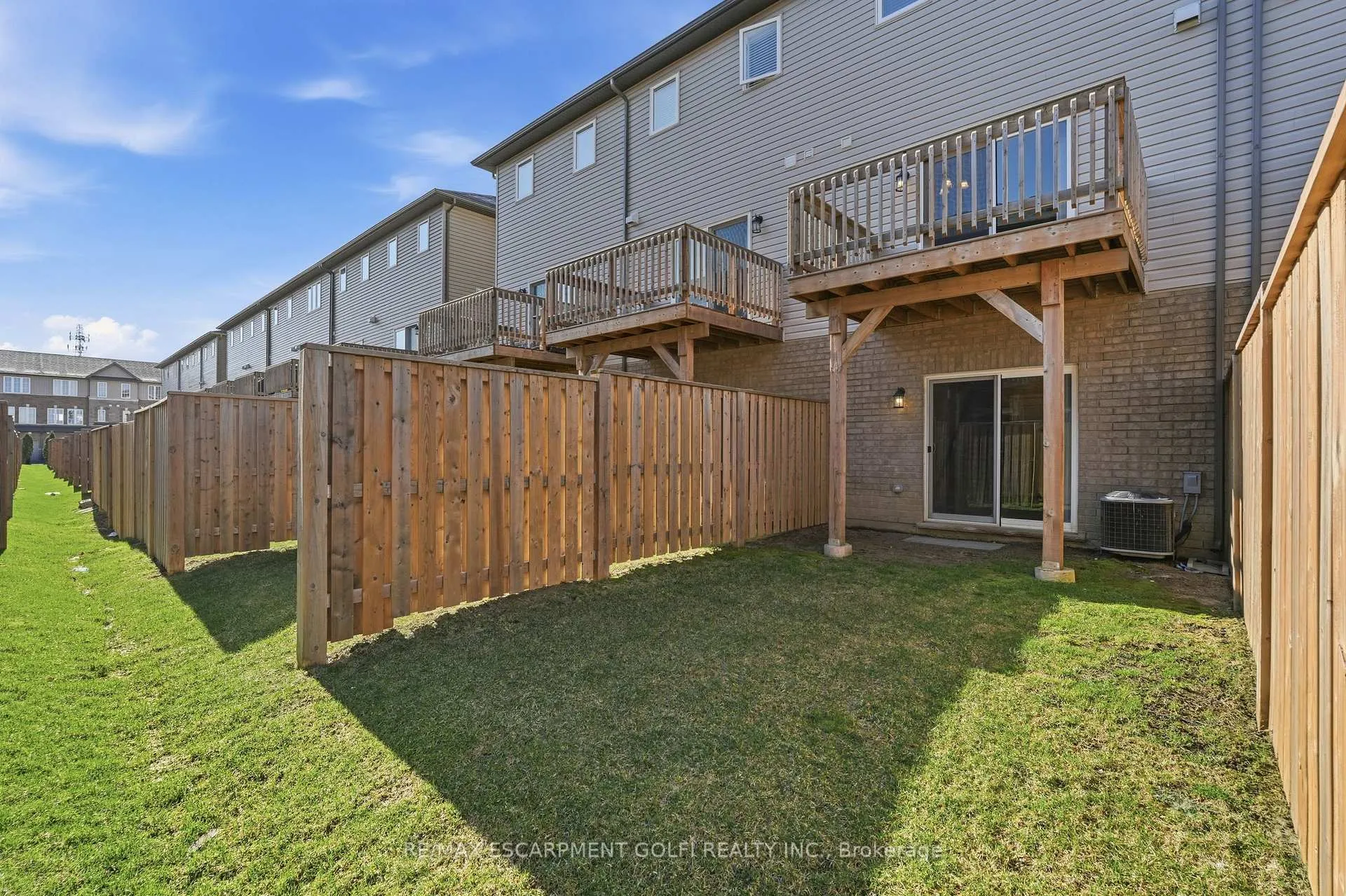Photo 29 of 28 Aqua Lane, Hamilton, Rural Glanbrook — HOMEH