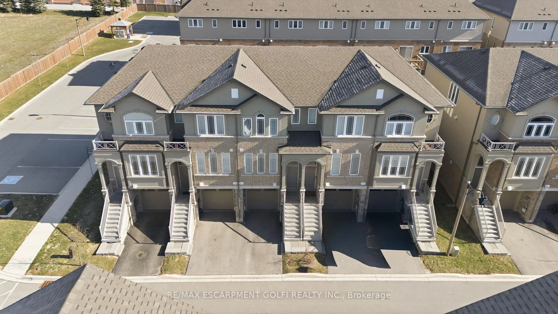 Photo 30 of 28 Aqua Lane, Hamilton, Rural Glanbrook — HOMEH