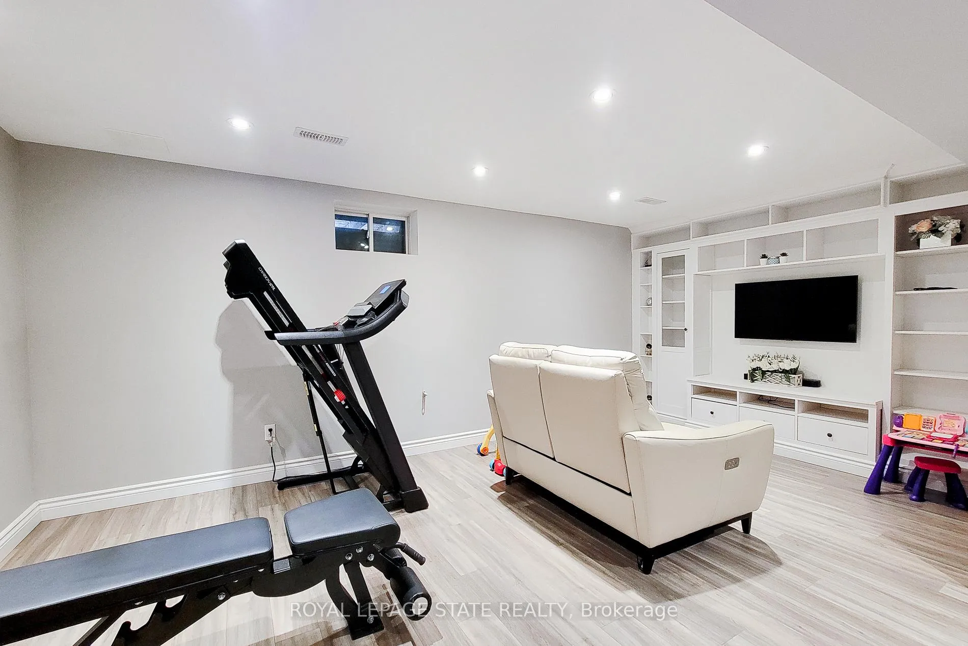 Photo 39 of Unit 4, 615 Rymal Road E, Hamilton, Butler — HOMEH