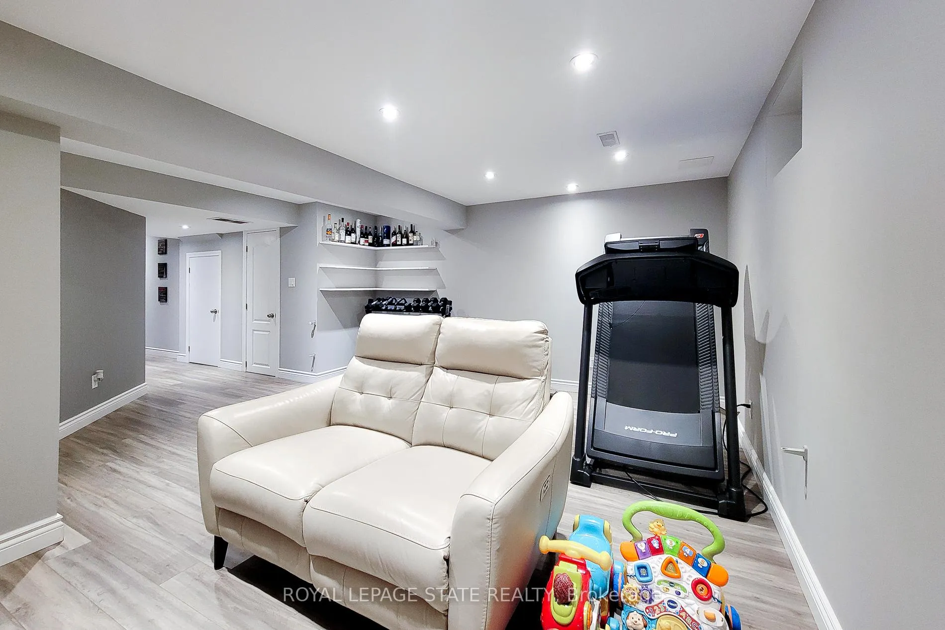 Photo 40 of Unit 4, 615 Rymal Road E, Hamilton, Butler — HOMEH