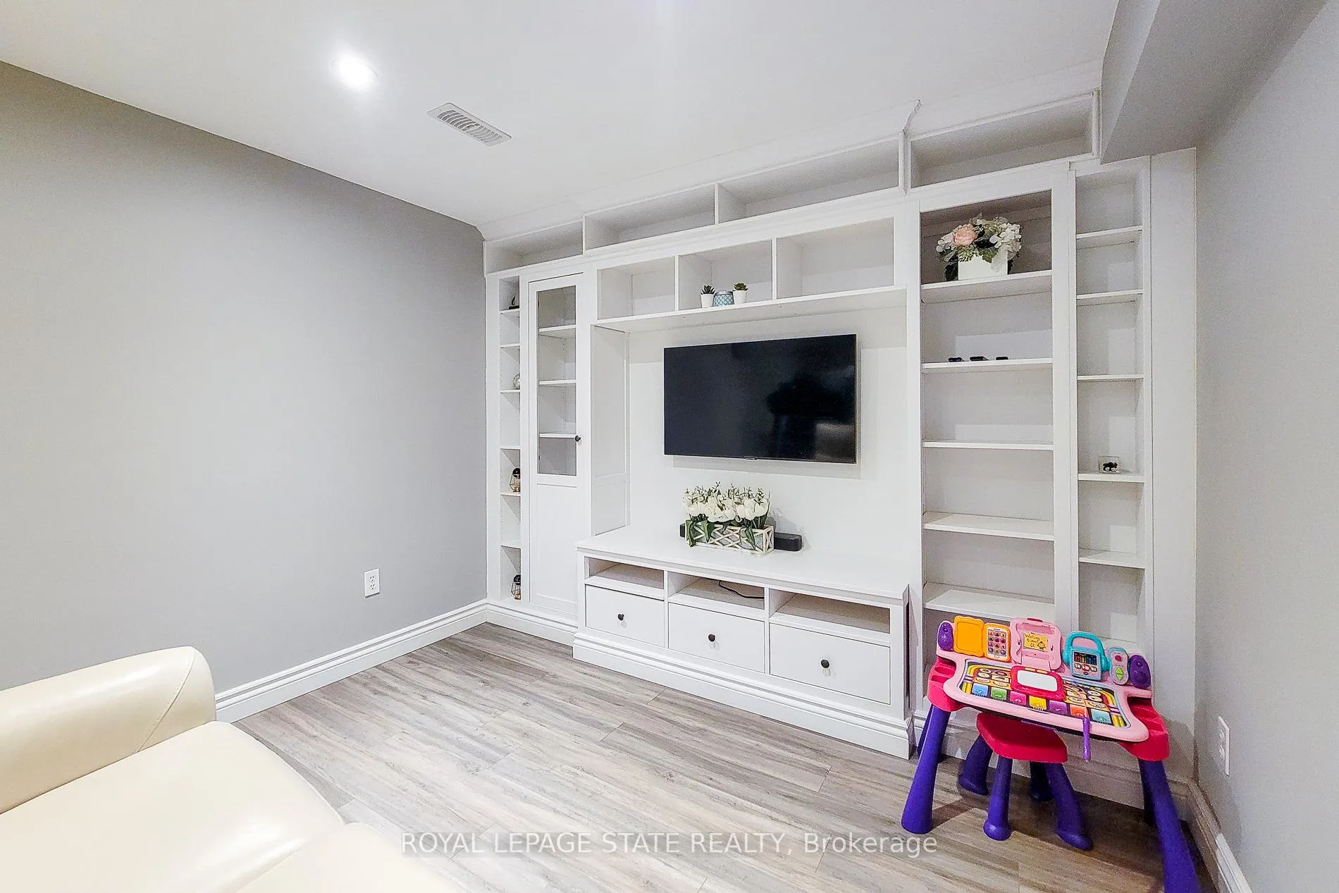 Photo 41 of Unit 4, 615 Rymal Road E, Hamilton, Butler — HOMEH