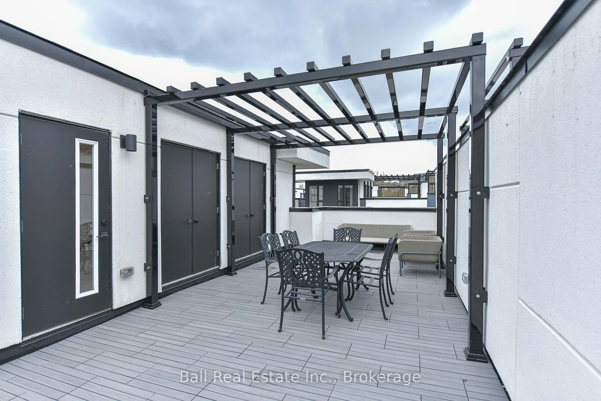 Photo 5 of 16 Mariners Pier Way, Orillia — HOMEH