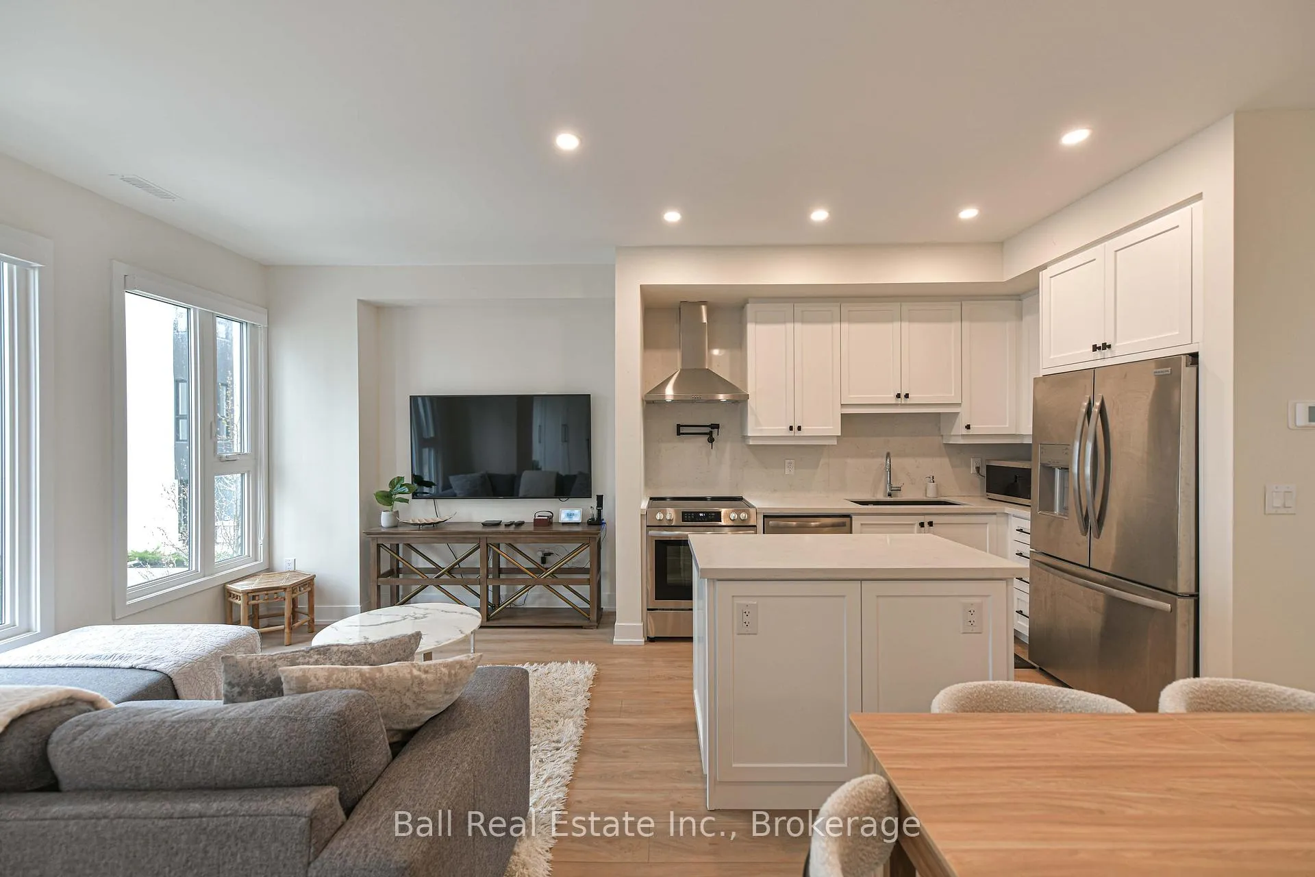 Photo 9 of 16 Mariners Pier Way, Orillia — HOMEH