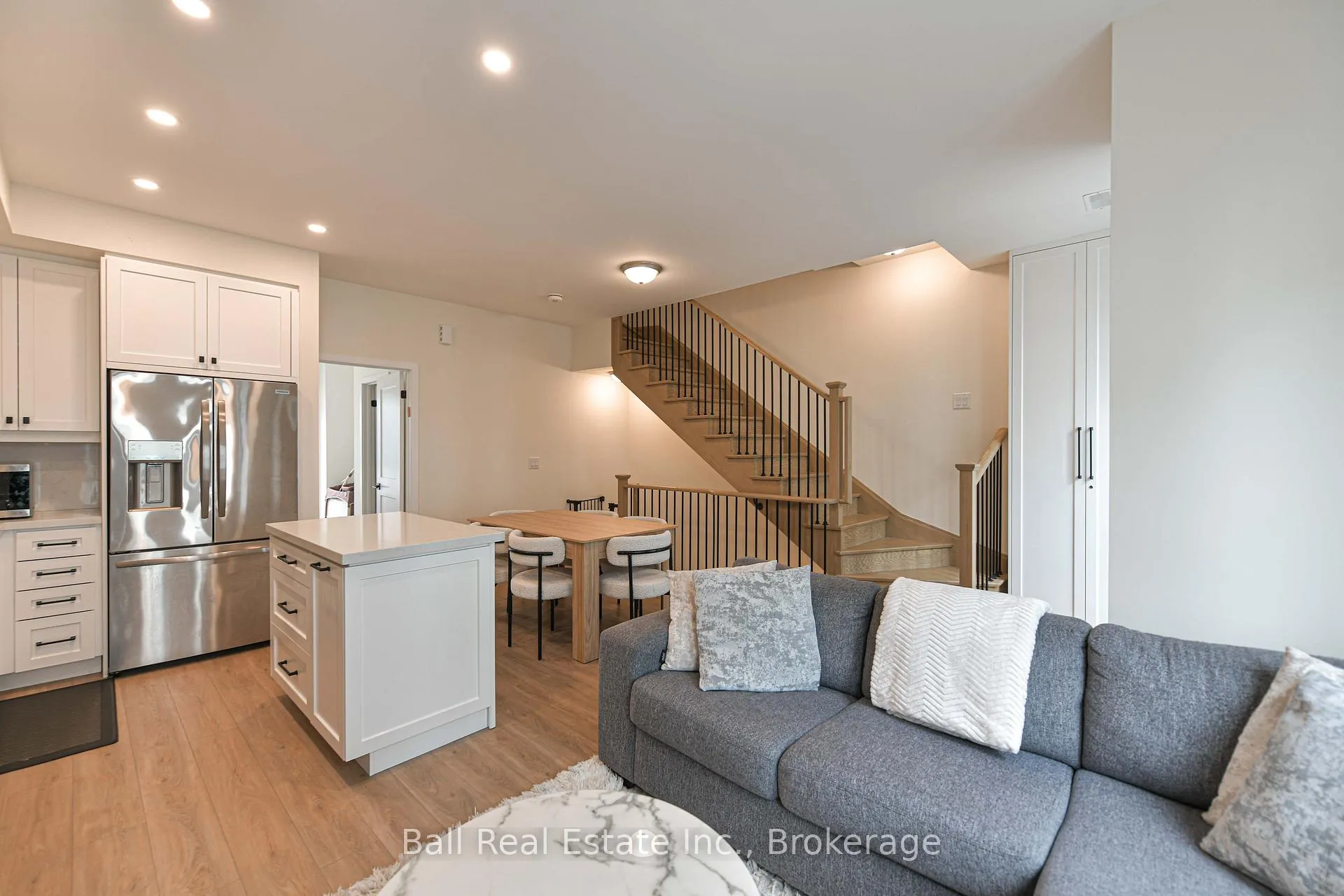 Photo 12 of 16 Mariners Pier Way, Orillia — HOMEH