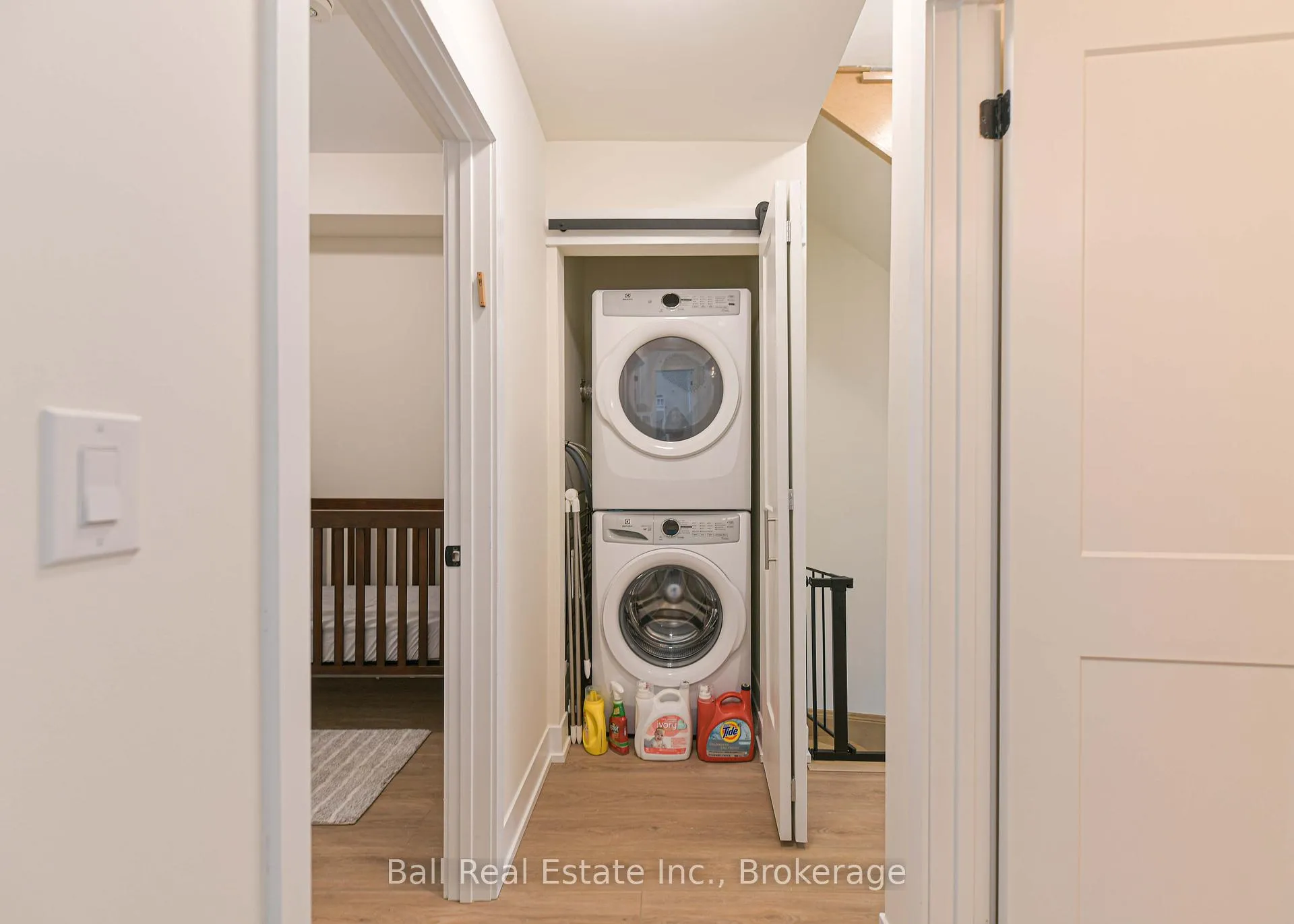 Photo 21 of 16 Mariners Pier Way, Orillia — HOMEH