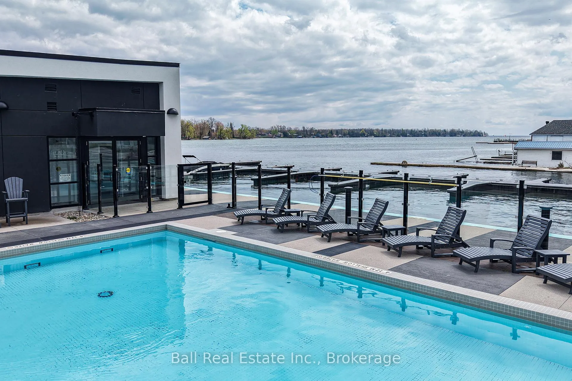 Photo 27 of 16 Mariners Pier Way, Orillia — HOMEH