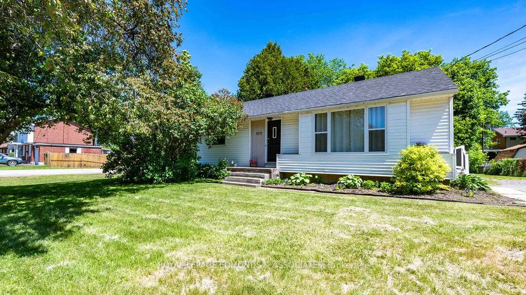 Photo 1 of 575 Elizabeth Street, Pembroke — HOMEH