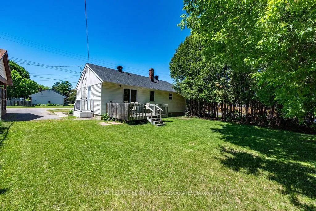 Photo 4 of 575 Elizabeth Street, Pembroke — HOMEH