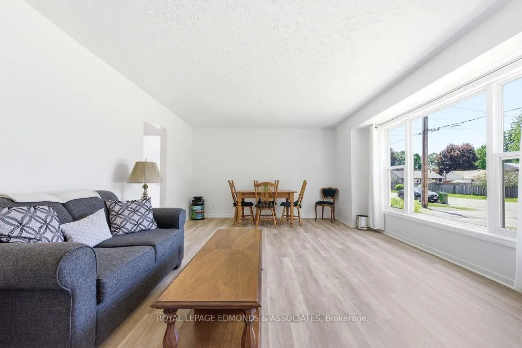 Photo 17 of 575 Elizabeth Street, Pembroke — HOMEH