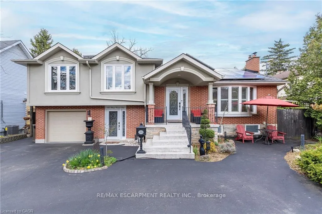 Photo 1 of 193 Pine Cove Road, Burlington, Roseland — HOMEH
