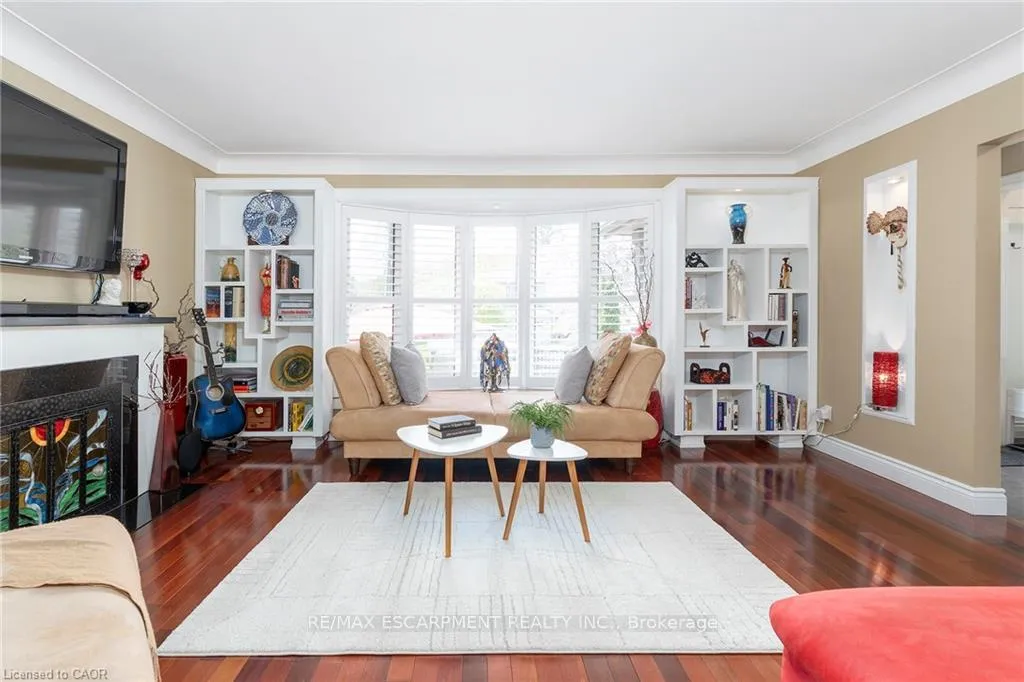 Photo 3 of 193 Pine Cove Road, Burlington, Roseland — HOMEH