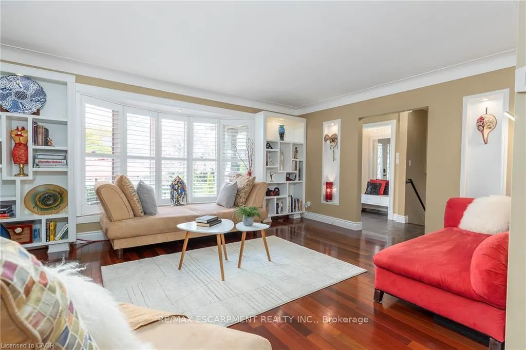 Photo 4 of 193 Pine Cove Road, Burlington, Roseland — HOMEH
