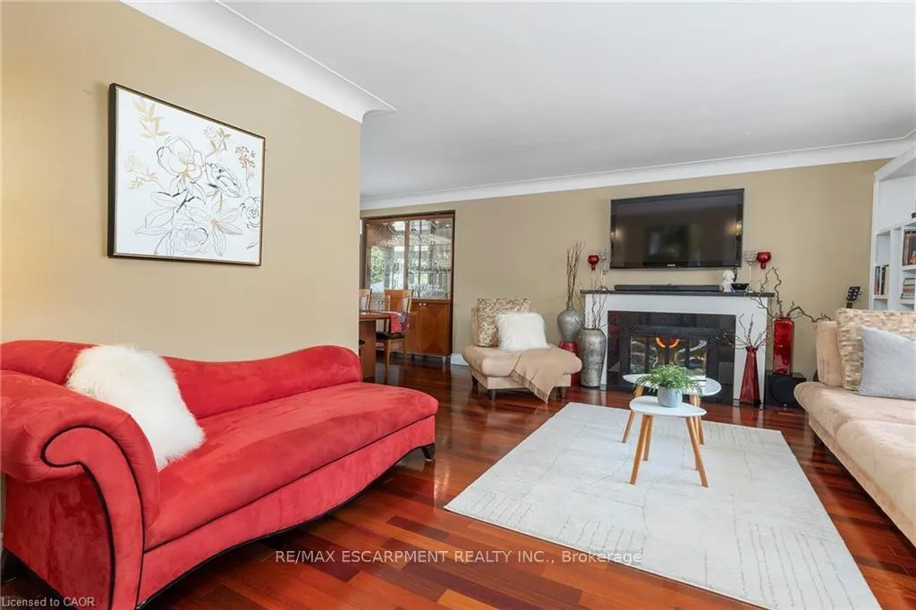 Photo 5 of 193 Pine Cove Road, Burlington, Roseland — HOMEH