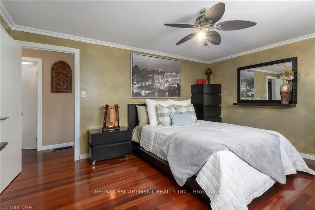 Photo 12 of 193 Pine Cove Road, Burlington, Roseland — HOMEH