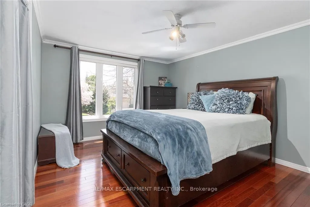 Photo 13 of 193 Pine Cove Road, Burlington, Roseland — HOMEH