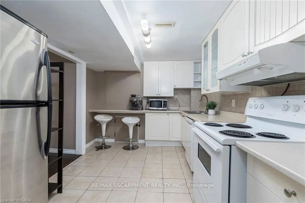 Photo 18 of 193 Pine Cove Road, Burlington, Roseland — HOMEH