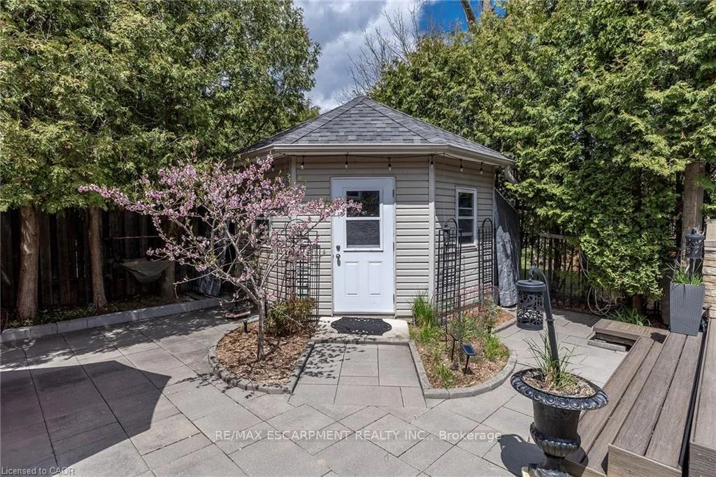 Photo 31 of 193 Pine Cove Road, Burlington, Roseland — HOMEH