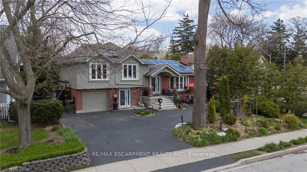 Photo 32 of 193 Pine Cove Road, Burlington, Roseland — HOMEH