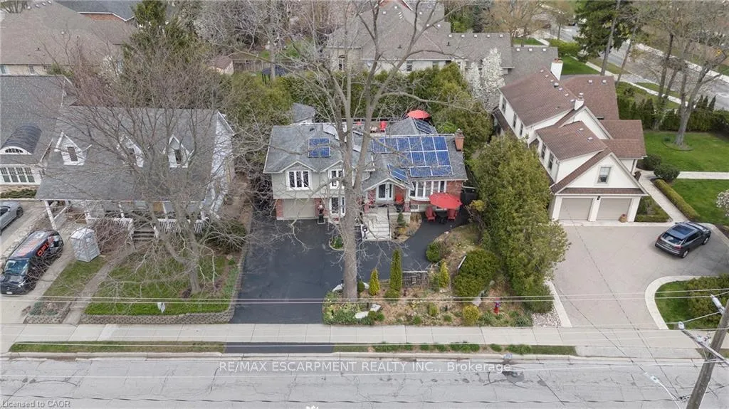 Photo 34 of 193 Pine Cove Road, Burlington, Roseland — HOMEH
