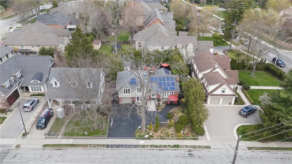 Photo 35 of 193 Pine Cove Road, Burlington, Roseland — HOMEH