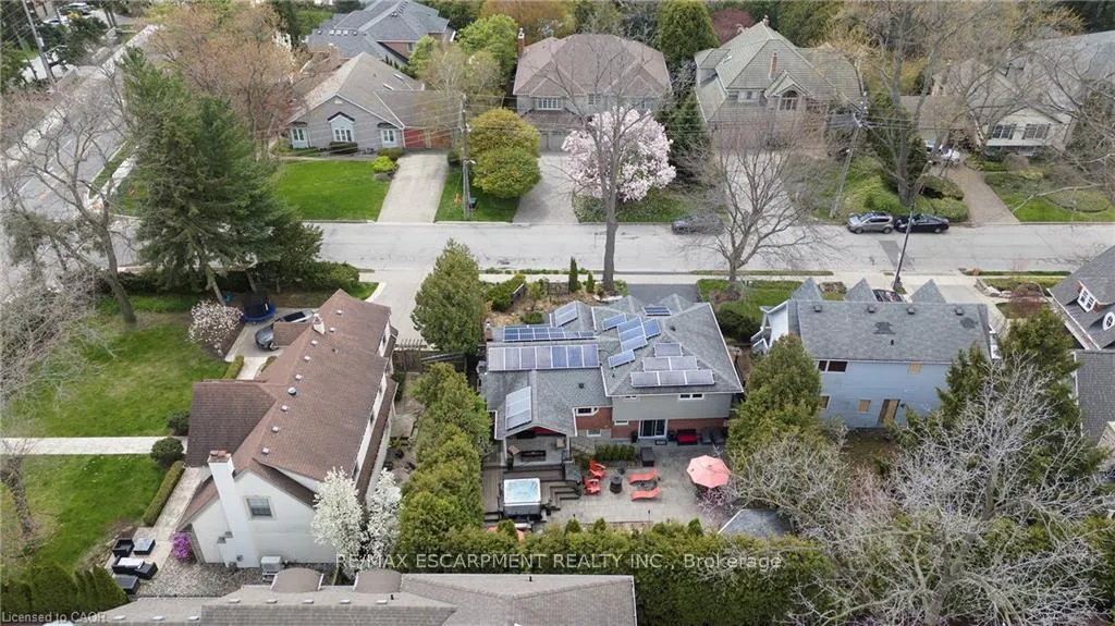Photo 38 of 193 Pine Cove Road, Burlington, Roseland — HOMEH