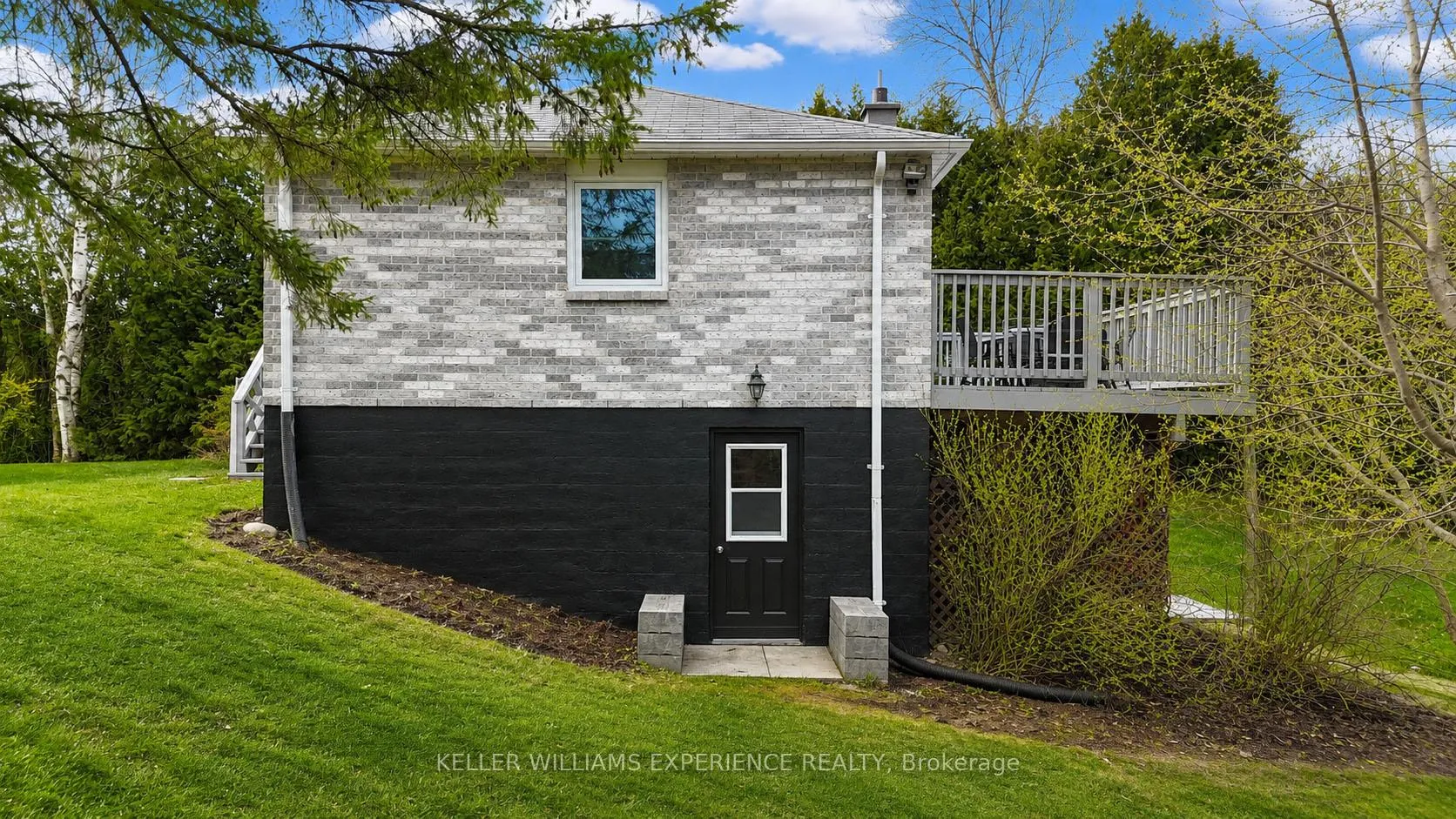 Photo 2 of 6 Slemish Avenue, Springwater, Phelpston — HOMEH