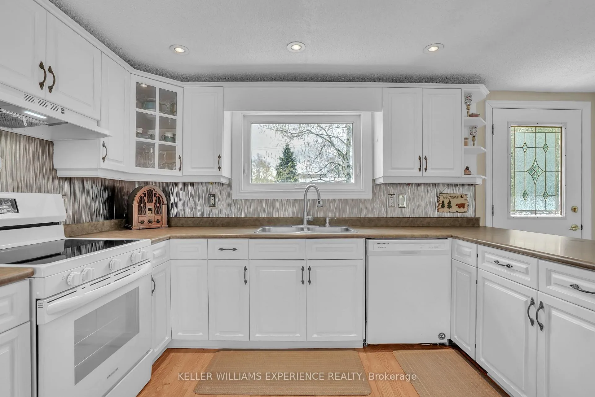 Photo 6 of 6 Slemish Avenue, Springwater, Phelpston — HOMEH