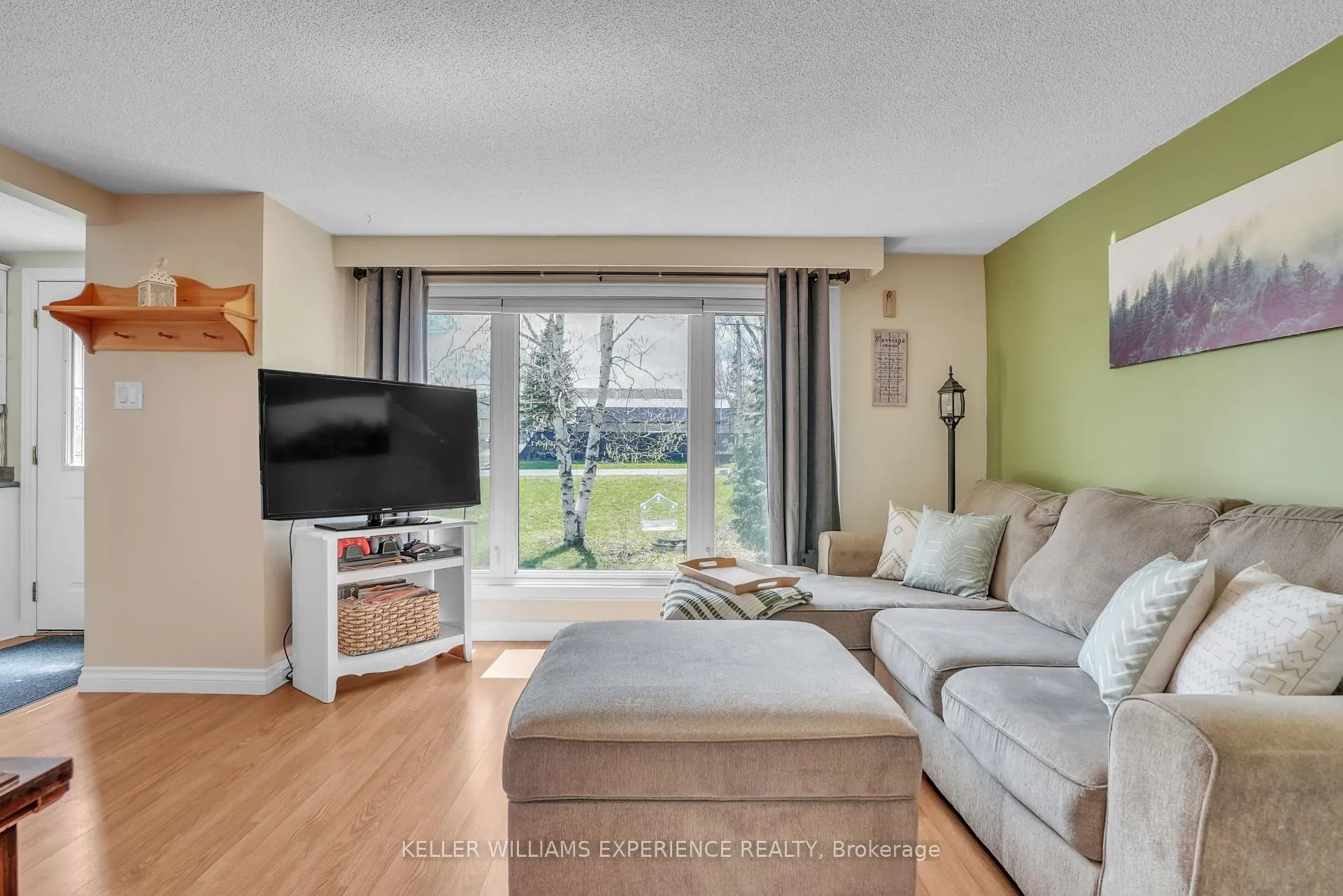 Photo 9 of 6 Slemish Avenue, Springwater, Phelpston — HOMEH