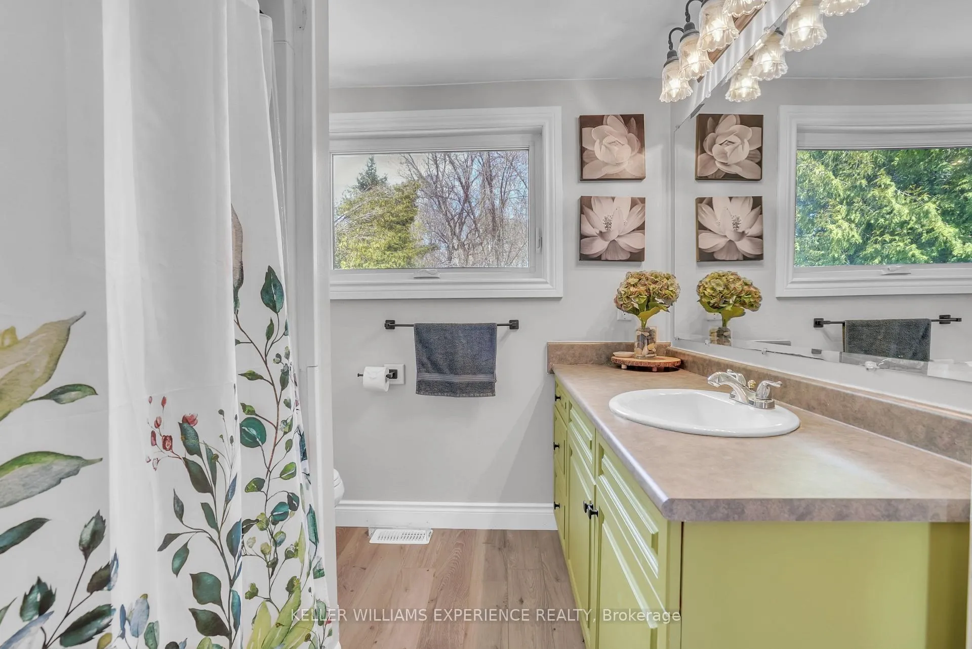 Photo 13 of 6 Slemish Avenue, Springwater, Phelpston — HOMEH