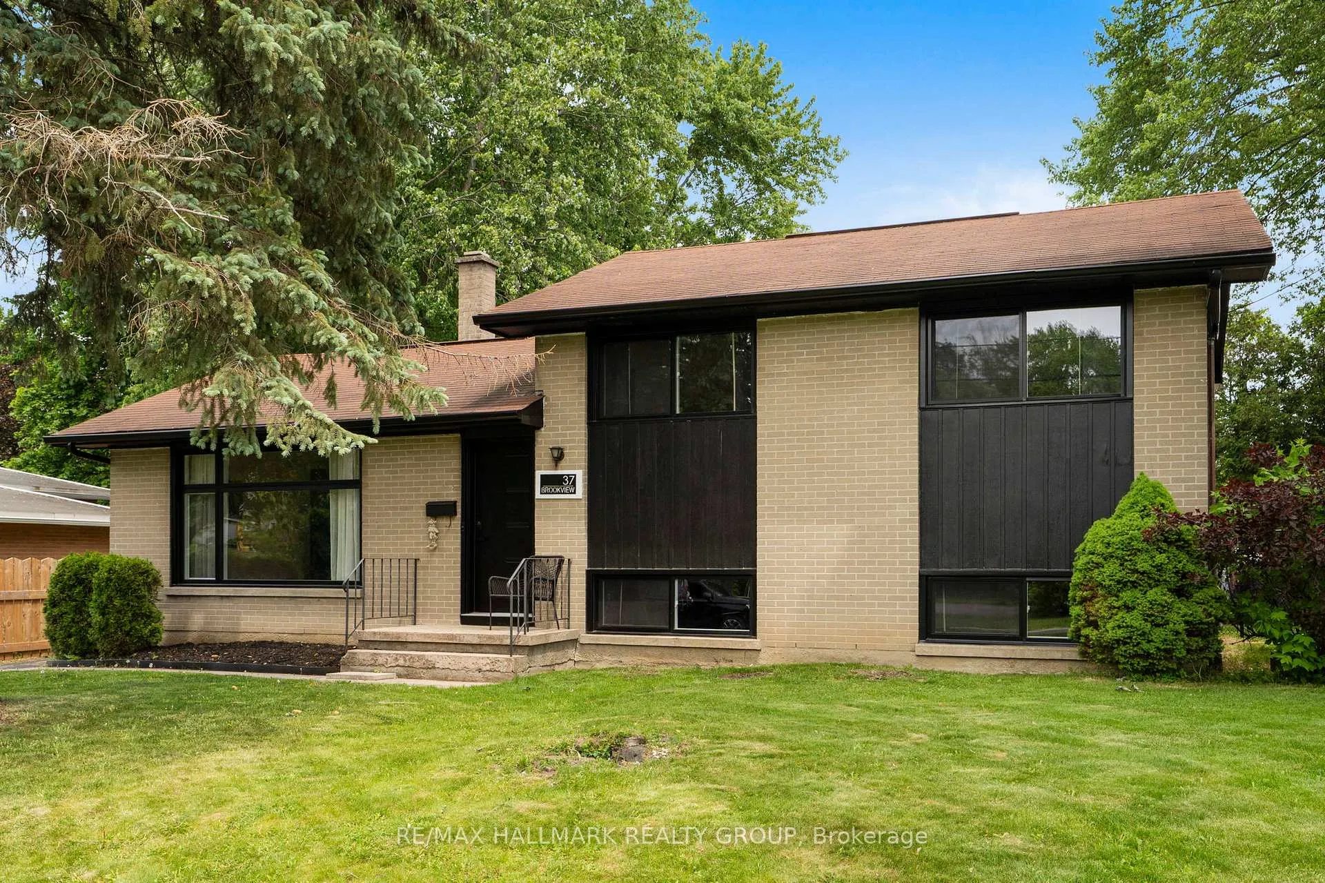 Photo 1 of 37 Brookview Crescent, Brockville — HOMEH