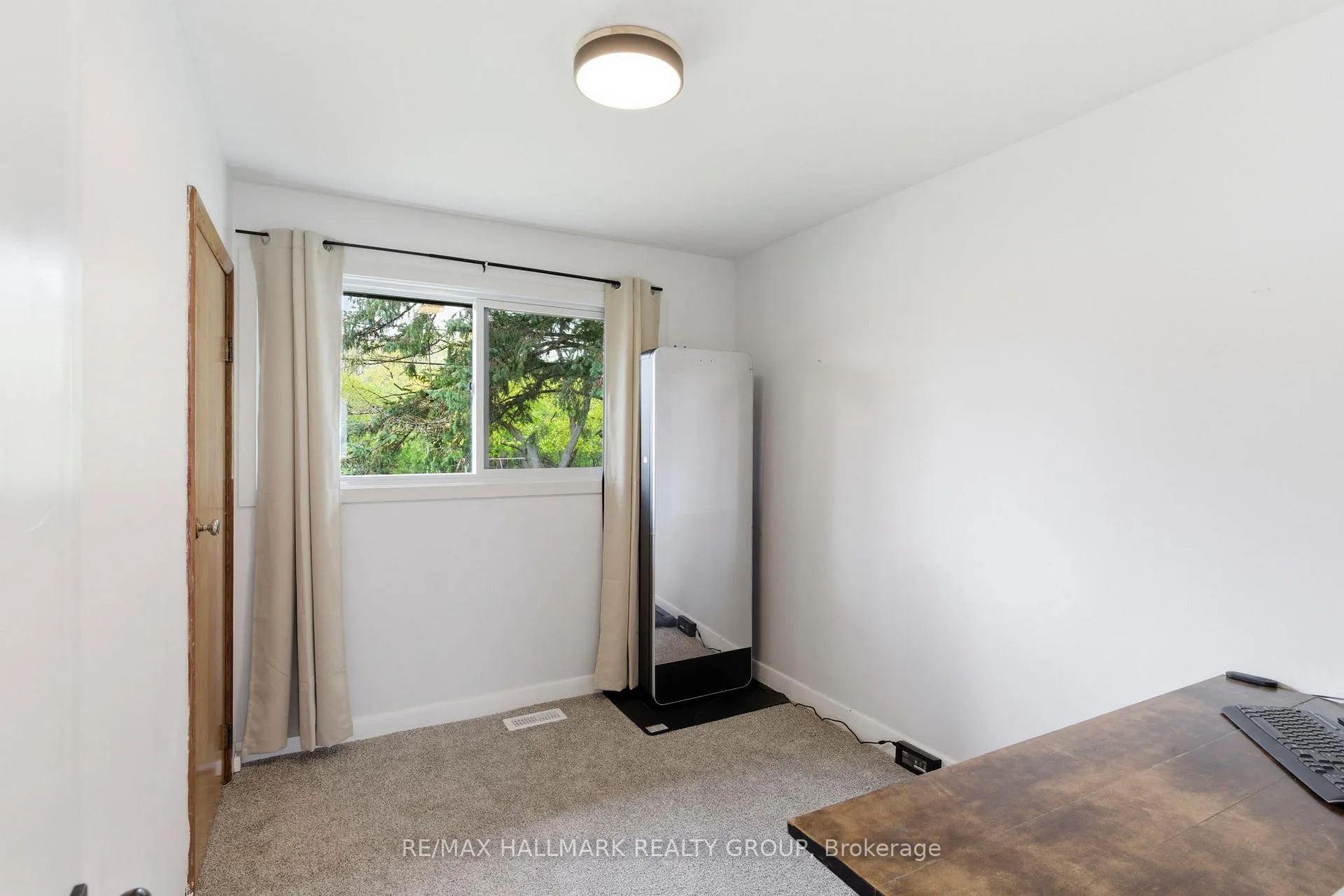 Photo 16 of 37 Brookview Crescent, Brockville — HOMEH