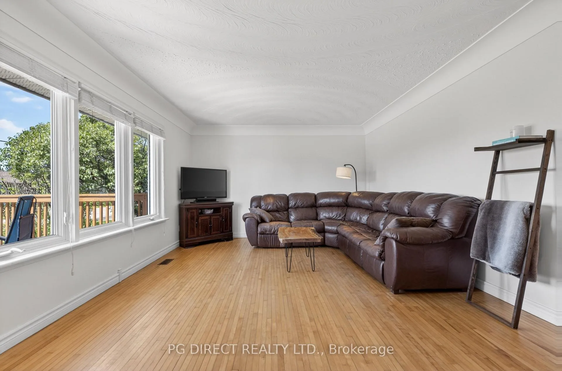 Photo 3 of 140 Blake Avenue, Sault Ste Marie — HOMEH