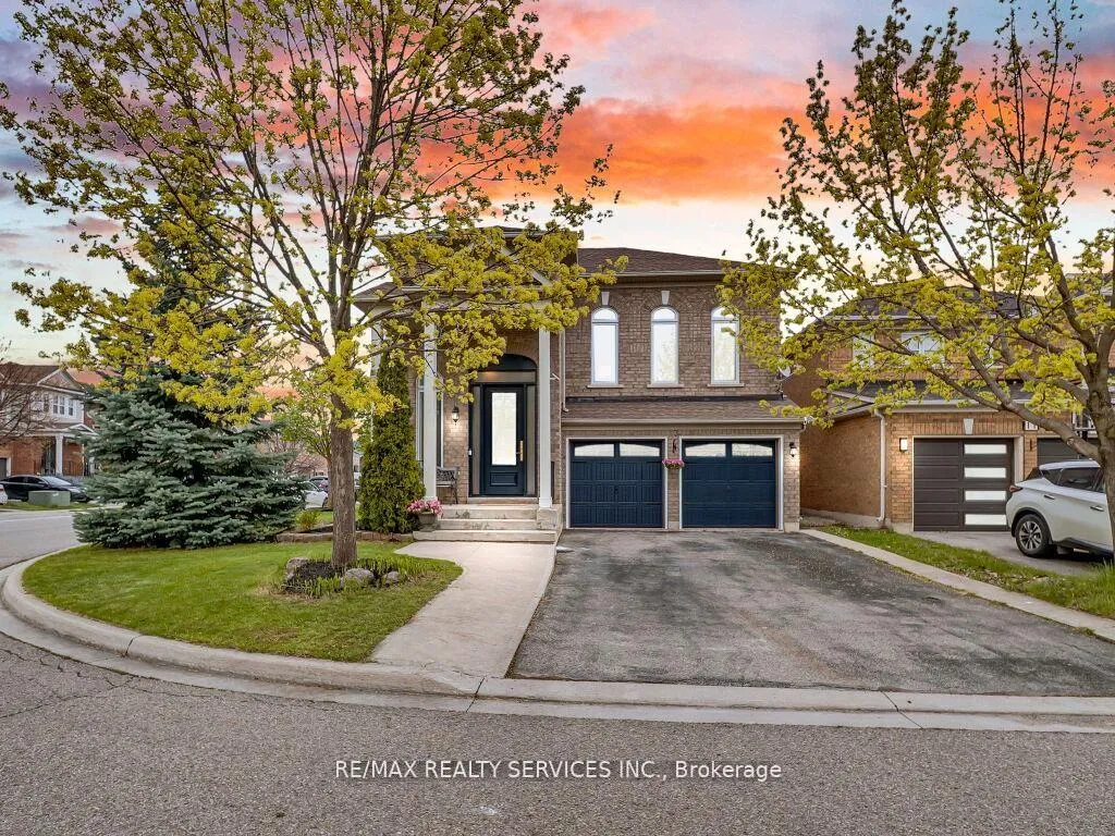 Photo 1 of 13 Mistycreek Crescent, Brampton, Fletcher's Meadow — HOMEH