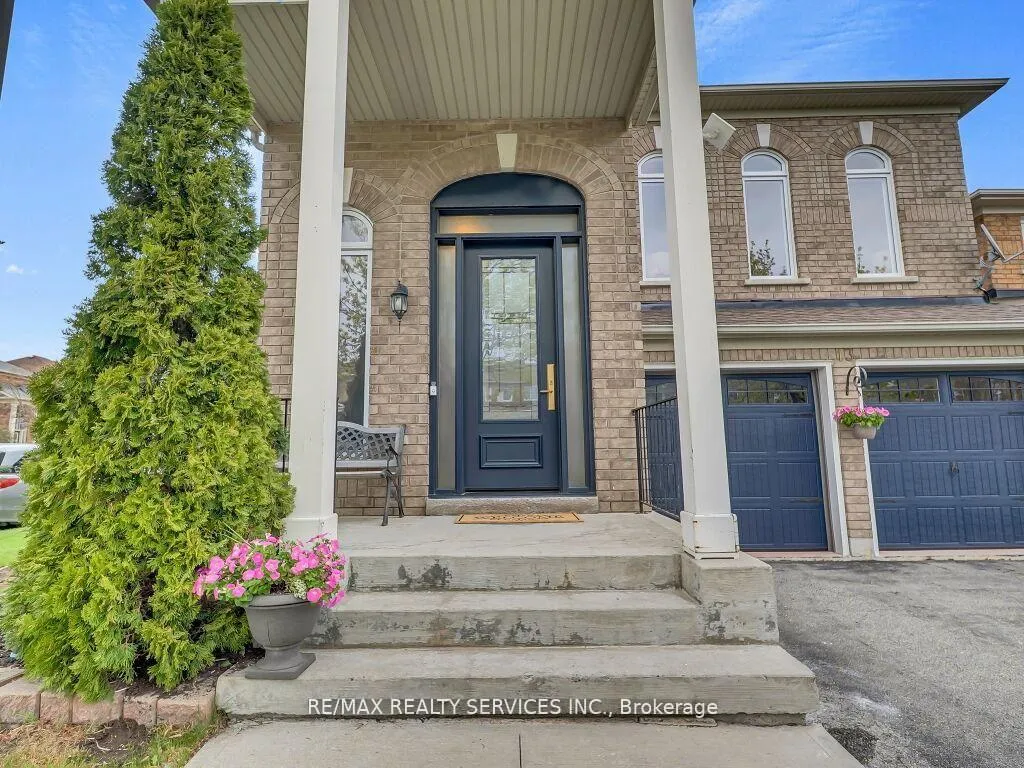 Photo 3 of 13 Mistycreek Crescent, Brampton, Fletcher's Meadow — HOMEH