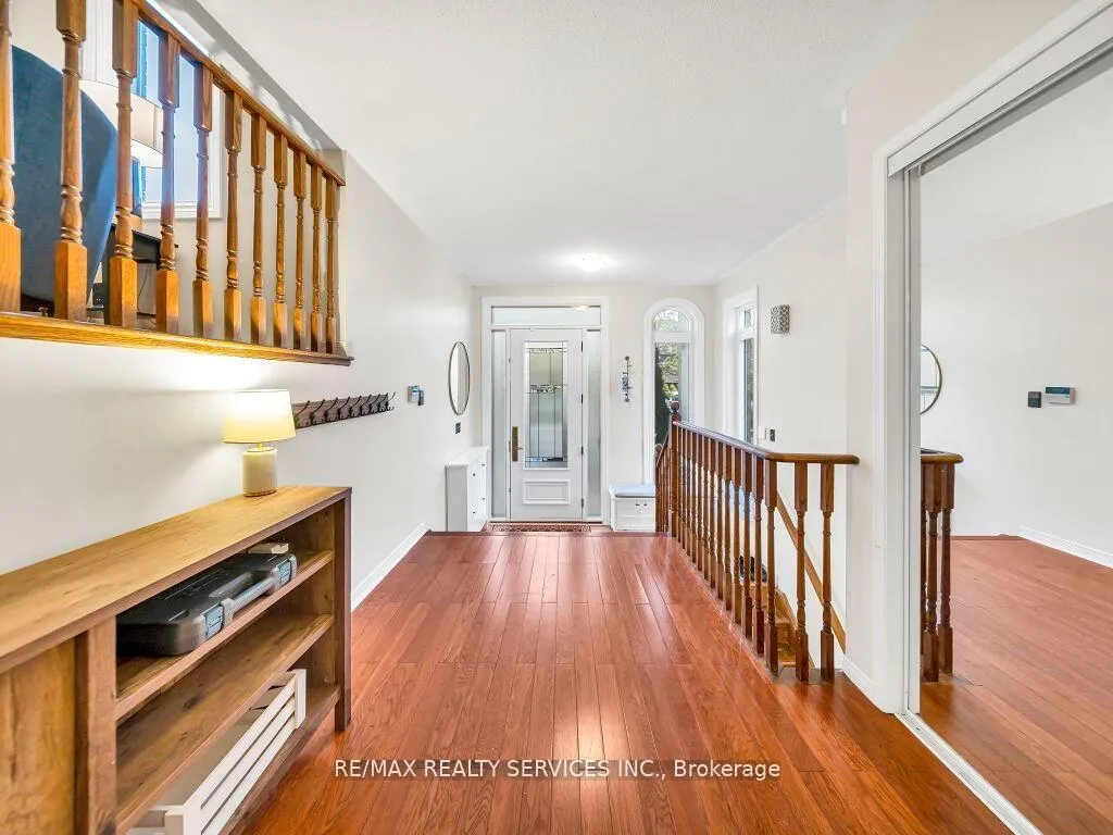 Photo 4 of 13 Mistycreek Crescent, Brampton, Fletcher's Meadow — HOMEH