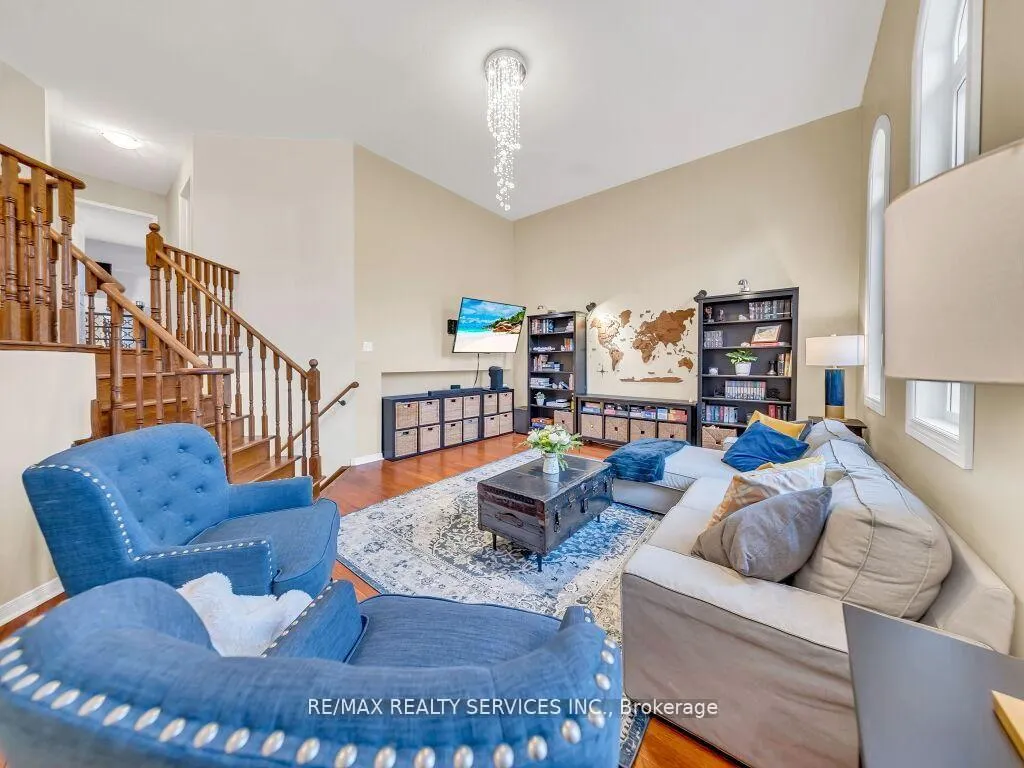 Photo 7 of 13 Mistycreek Crescent, Brampton, Fletcher's Meadow — HOMEH